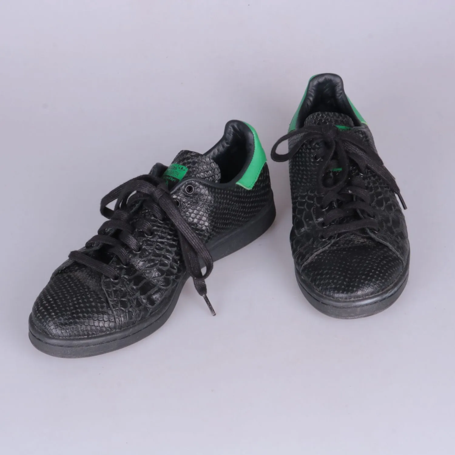 кроссовки Adidas