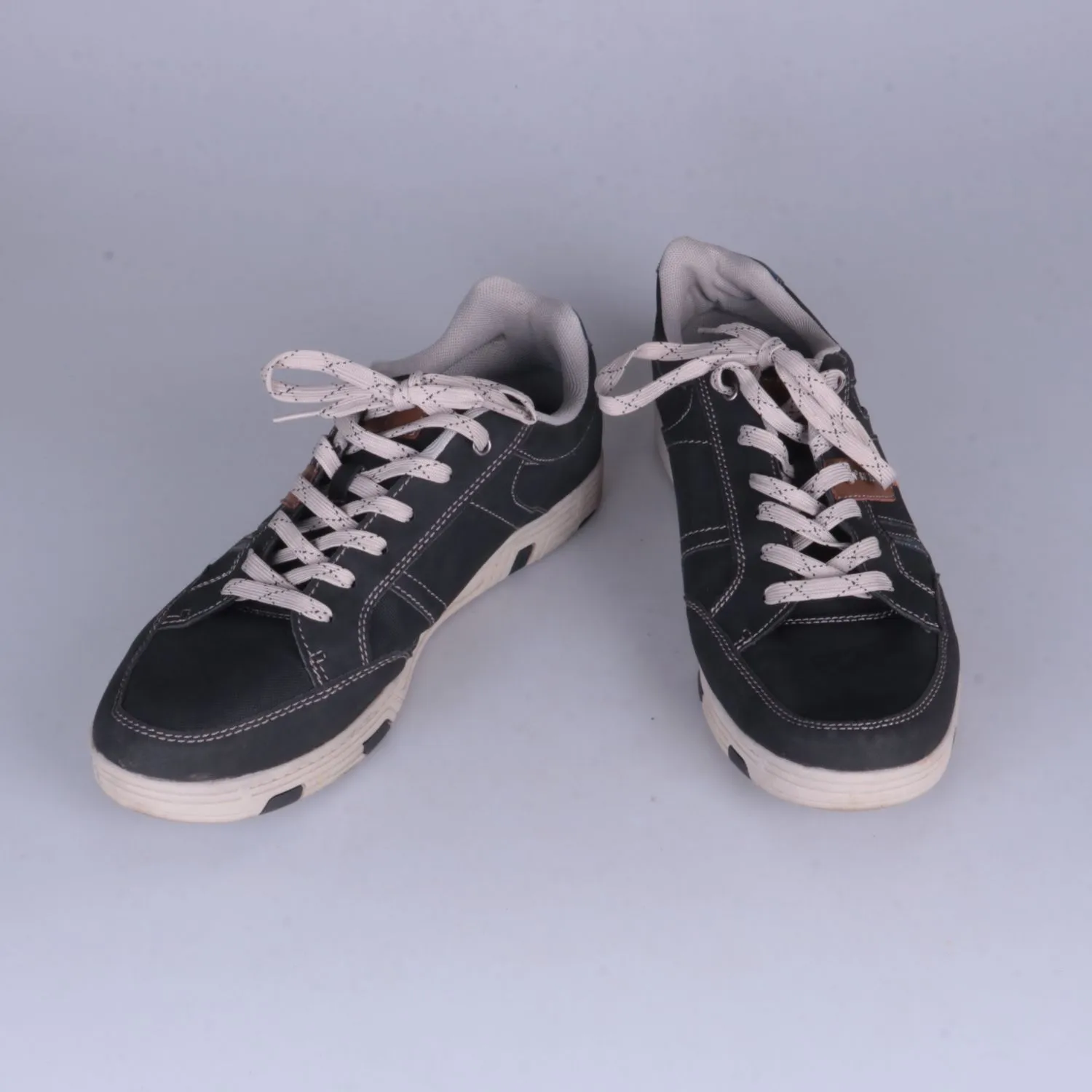 кроссовки